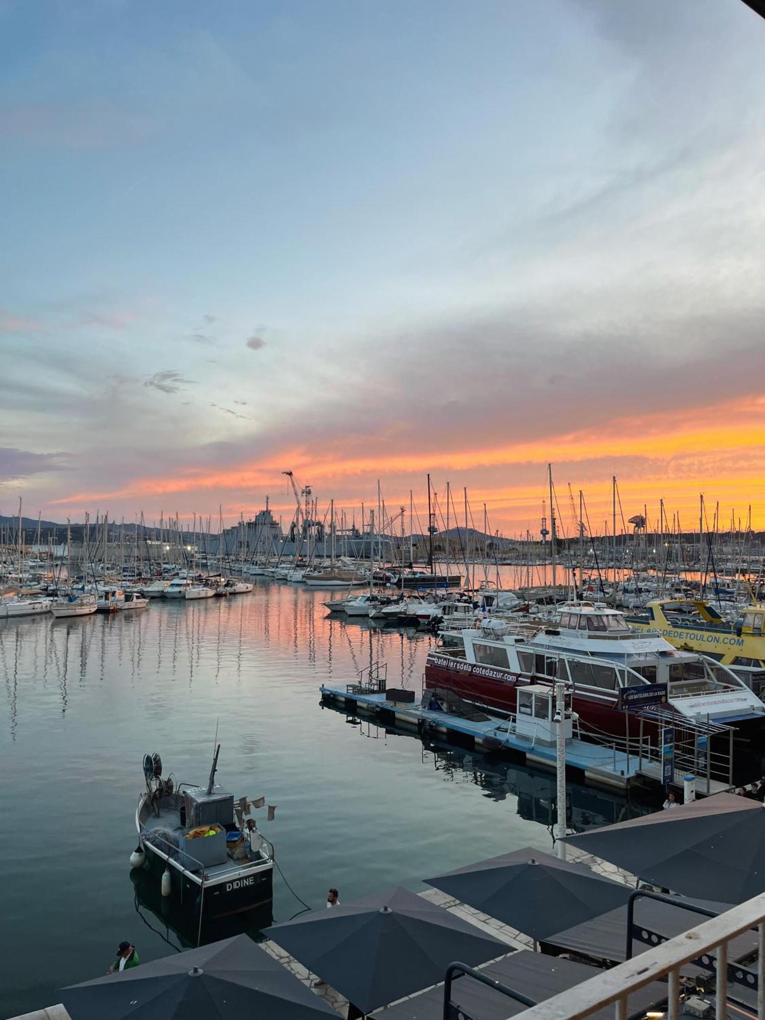 Marinca Du Port De Toulon Lägenhet Exteriör bild
